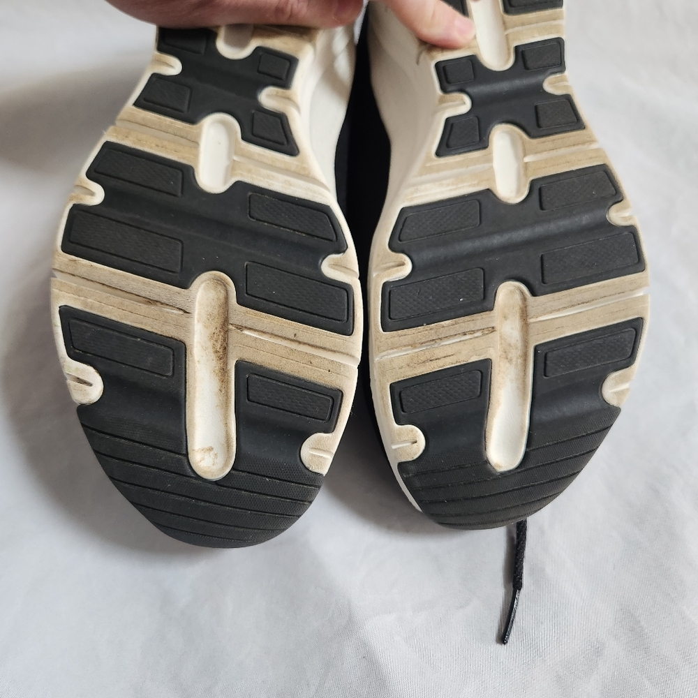Skechers Black Sneakers 11 - Picture 10 of 11